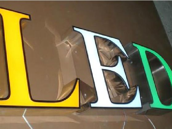 合川介绍LED招牌的基础知识。